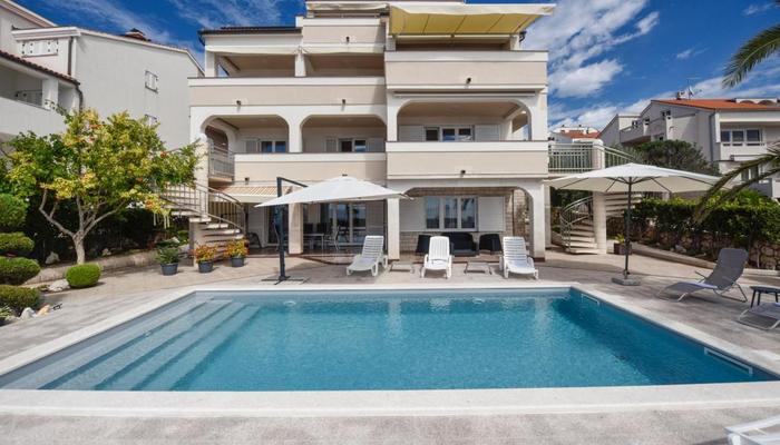 Standard Apartment mit Pool