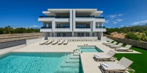 Premium Apartment mit Pool